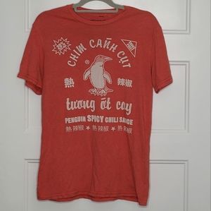 Urban Outfitters Mens Medium Penguin Spicy Chili Sauce Tshirt